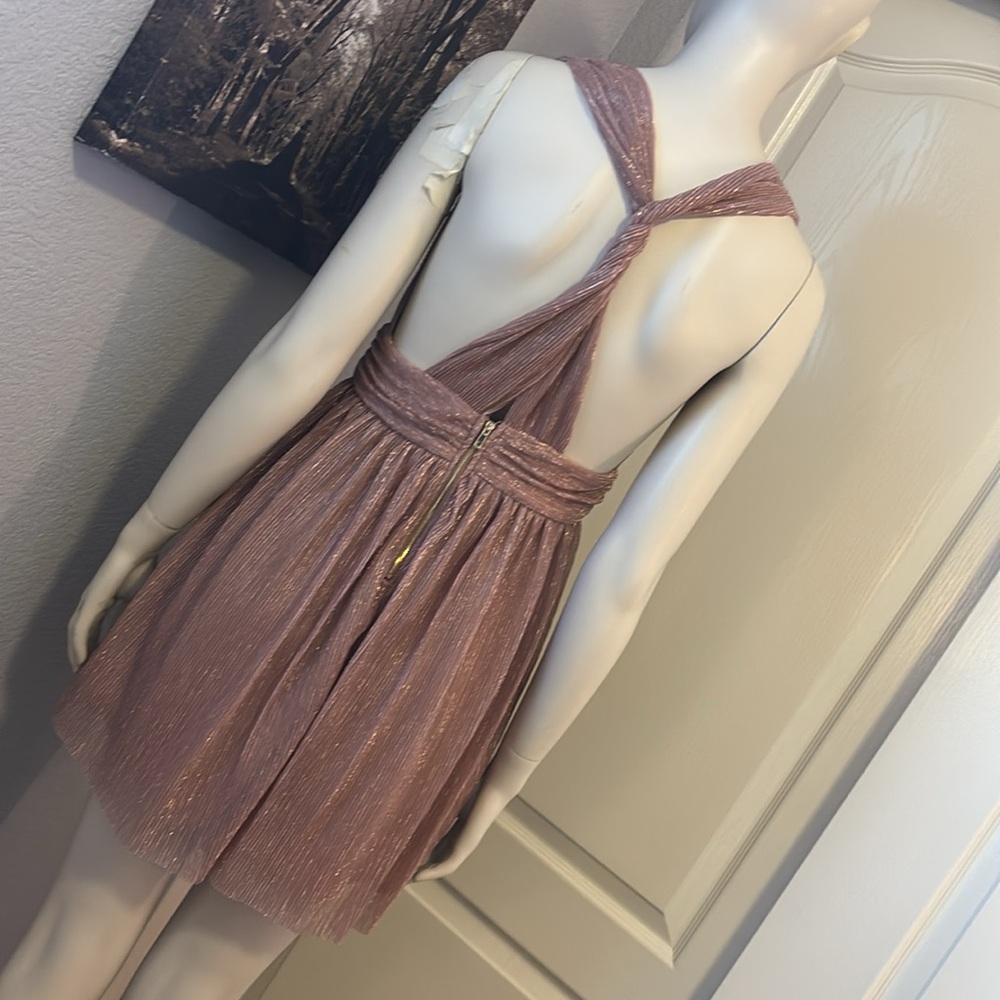 NWOT LuLu’s Metallic Rosegold Dress - Picture 5 of 16